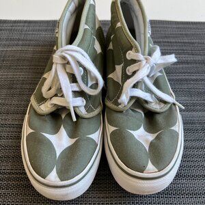 Vans olive-green & white canvas chukka boots/sneaker. w7/m5.5. Good condition.